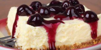 Preparo una torta alle amarene ma senza accendere il forno, ti serve dello yogurt greco e ricotta solo 150 Kcal a fetta basta con i sensi di colpa