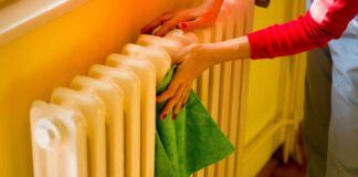 Termosifoni puliti al cambio stagione, prova con questo prodotto naturale al 100% che ti costerà meno di 3 euro - RicettaSprint