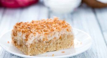 Torta al cocco senza farina, la colazione perfetta con meno di 80 kcal a porzione