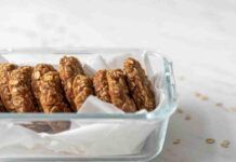 Preparo i biscotti spezzafame zero rimorsi, zero zucchero e farina, ma con tante gocciole di cioccolato biscotti spezzafame zero rimorsi