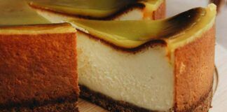 Cheesecake mascarpone e vaniglia: ormai è diventata la mia specialità, tutti la vogliono assaggiare quando vengono a cena da me!