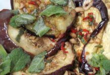 Prova a mettere la menta sulle melanzane marinate, non smetterai mai più di farlo, questo si che sarà il mio must dell’estate
