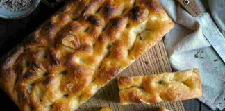 Se ti vuoi mangiare una vera focaccia, è questa la ricetta perfetta: si fa con latte e patate, me l'ha svelata il panettiere sotto casa!