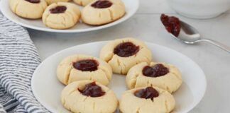 Frollini occhio di bue ma stavolta ti sorprendo: solo albumi e senza burro, ricetta light da 70 kcal