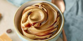 Solo questa mousse fa impazzire davvero, si fa col caffè e da quando l'ho scoperta la uso per farcire pure i dolci
