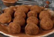 Mi godo queste palline al caffè tutti i giorni oramai, hanno solo 50 kcal così le mangio pure dopo cena senza sensi di colpa