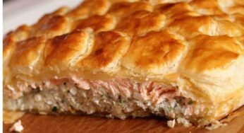 Stasera ho preparato uno strudel di pasta sfoglia con del salmone, mi sono bastati 20 minuti ed era in tavola fumante