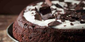 Cioccolato e philadelphia la combo perfetta per questa torta, mangiala senza rimorsi solo 180 Kcal
