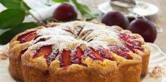 Con le prime prugne ho fatto questa torta ho sorpreso tutti a colazione, solo 120 Kcal non servono uova, latte e burro