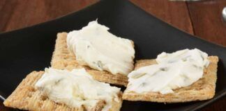 Crema di pecorino buona per condirci la pasta o da spalmare su crostini, perfetta in ogni occasione