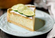 Una fetta di questa crostata a colazione ti lascerà senza fiato, la preparo con 3 ingredienti e senza uova - RiicettaSprint