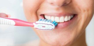 Denti sporchi e sei fuori casa? Lo spazzolino non ti serve, piuttosto mangia questo frutto - RicettaSprint