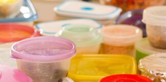 Fai così e i contenitori di plastica torneranno come nuovi, zero macchie e aloni!