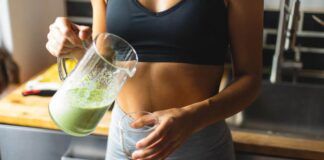 Faccio un frullato detox con un ingrediente che non immagini, ti rimette subito al mondo - RicettaSprint