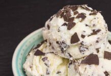 Il gelato alla stracciatela te lo faccio io, in meno di 10 minuti e persino più buono di quello della gelateria - RicettaSprint
