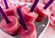 Ghiaccioli buonissimi, li faccio a casa 0 zucchero, 2 ingredienti solo 90 kcal, puoi mangiarne anche due di seguito Ghiaccioli ai frutti di bosco li faccio a casa 0 zucchero solo 90 kcal, puoi mangiarne anche due di seguito