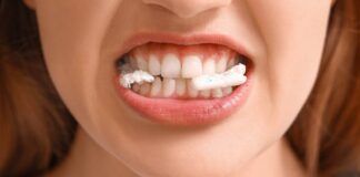 Che cosa comporta avere l'abitudine di mangiare sempre la gomma da masticare?