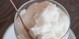 Granita siciliana alle mandorle fatta in casa ma senza gelatiera, la ricetta imperdibile - RicettaSprint