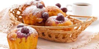 Ho fatto queste tortine con le poche ciliegie che avevo nel cestino le ho servite a colazione, le prepari la mattina stessa