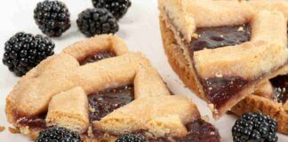 Ho trovato la ricetta ipocalorica per la crostata di more solo 180 Kcal perfetta per me che sono sempre a dieta