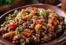 Con le lenticchie avanzate dal giorno prima ho fatto un’insalata verde super leggera, ho mangiato tantissimo ma senza mettere su un etto