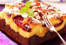 La mangio tutti i giorni a colazione la torta bicolore con ciliegie e mandorle, sono sempre in forma e non metto un grammo solo 150 Kcal
