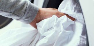 Aloni di sporco nelle lenzuola, ho risolto con questi due ingredienti già in dispenda - RicettaSprint