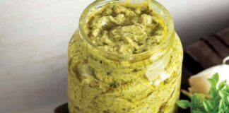 Molto di più del solito pesto di basilico: quello di melanzane si prepara nello stesso tempo ma prepari piatti davvero sorprendenti