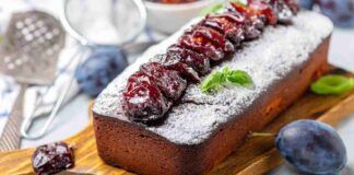 Quando ho voglia di dolce faccio questo plumcake all'acqua, aggiungo poche prugne e mi sento appagata