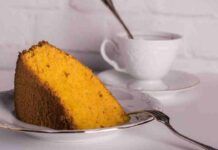 Torta all'acqua al caffè