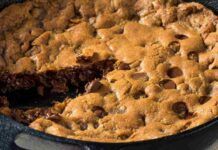 Torta biscotto alla nutella: tutta la bontà dei cookies in formato maxi con il ripieno più goloso al mondo, sarà un successo! Torta biscotto alla nutella: tutta la bontà dei cookies in formato maxi con il ripieno più goloso al mondo, sarà un successo!