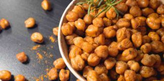 Lo stuzzicchino più sfizioso che puoi preparare oggi? I Ceci croccanti, ma non fritti, al forno, così ne puoi mangiare il doppio!