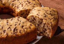 La torta al vasetto ti occorrono pochi ingredienti, tutti reperibili già in casa e fai la colazione da 120 kcal