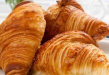 Cornetti strepitosi ma senza usare latte burro e uova, con questa ricetta ho superato quelli del bar