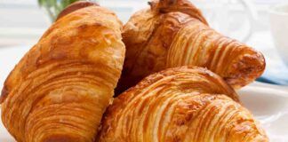 Cornetti strepitosi ma senza usare latte burro e uova, con questa ricetta ho superato quelli del bar