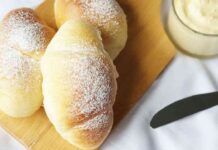 Ho impastato della sfoglia per i cornetti, mai mangiati di cosi buoni, non sai ma ho messo lo yogurt nell'impasto