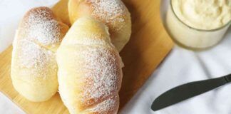 Ho impastato della sfoglia per i cornetti, mai mangiati di cosi buoni, non sai ma ho messo lo yogurt nell'impasto
