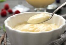 Non porto a tavola la solita torta stasera ma una crema fresca che sa di vaniglia: il dessert giusto dell'estate te lo faccio preparare io!