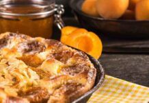 Crostata dell’estate solo pesche albicocche e una pioggia di mandorle, sarà il tuo must dell’estate