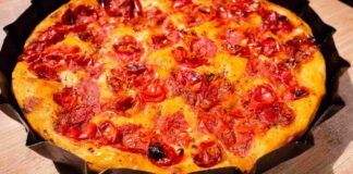Fuori croccantissima e dentro morbidissima: se vuoi una focaccia perfetta, la devi preparare così, il fornaio sotto casa non sbaglia un colpo!
