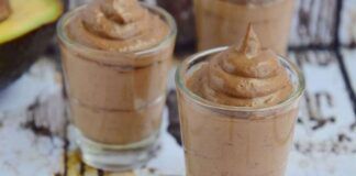 Dimentica la gelatiera e preparazioni complesse, prepariamo un gelato goloso in 5 minuti al cacao o al cioccolato così accontenti tutti!