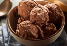 Ricetta keto senza sgarri: di gelato al cioccolato ne mangio a volontà e lo faccio a casa i 5 minuti