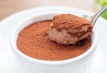 Affondi il cucchiaino e ti perdi nel mix perfetto tra cioccolato e caffè, con questa mousse velocissima ho conquistato tutti