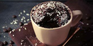 Ti conquisto con un esotico buongiorno: la mia mug cake al cocco e caffè è subito pronta per darti la carica giusta, bastano 5 minuti!