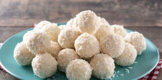 Golose palline al cocco che non ti fanno ingrassare: solo 4 ingredienti e 50 kcal per regalarti il pomeriggio goloso che desideravi