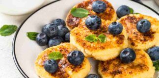 Stamattina avevo voglia di pancake, ma non spezzo mica la mia dieta keto, ecco come li faccio con solo 60 kcal