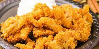 Ho io lo spuntino perfetto per le domeniche in compagnia: straccetti di pollo croccanti senza friggerli e con una saporita novità