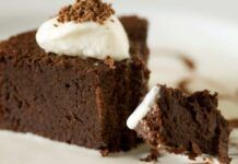 Torta 2.0 solo due ingredienti in soli due minuti, frullo tutto e metto in frigo solo 150 kcal Torta 2.0 solo due ingredienti in soli due minuti, frullo tutto e metto in frigo solo 150 kcal