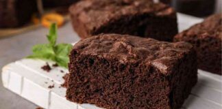 Puoi fare pure ogni mattina una torta diversa, basta avere in dispensa i biscotti del gusto che vuoi e in 5 minuti vedi che ti mangi!