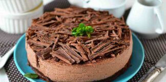 Invece di torte da infornare andiamo con quelle fredde, ne faccio una a gelato in 10 minuti con 5 ingredienti perfetta ad ogni occasione